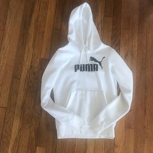 Big girl White, Puma unisex sweatshirt. Great condition.